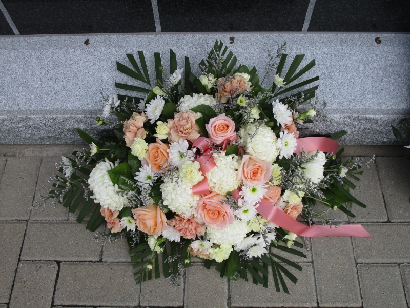 Przygotowanie kwiatów do pogrzebu